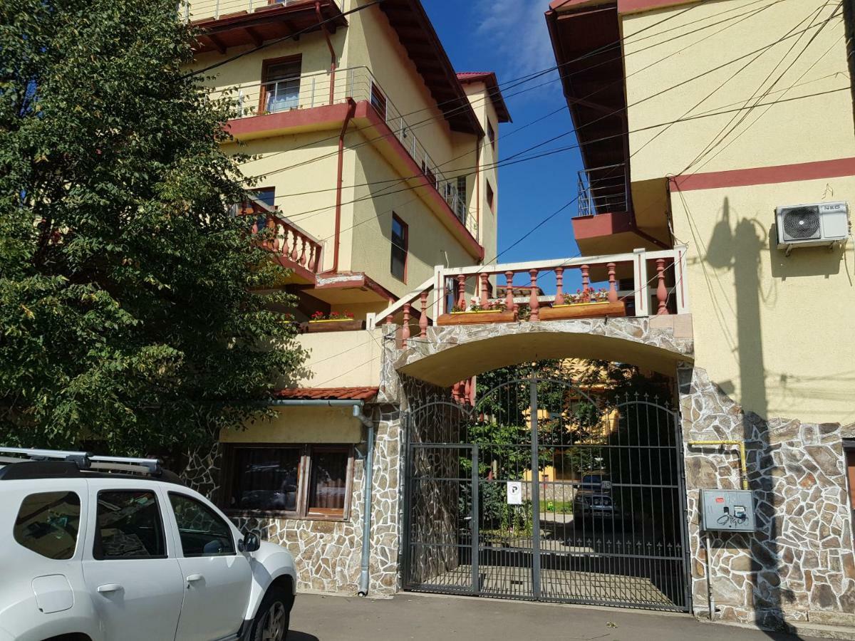 Casa Tiky Hotel Timisoara Luaran gambar