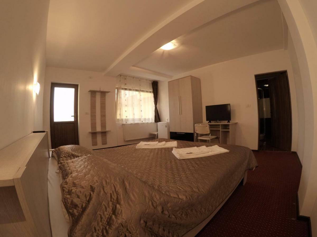Casa Tiky Hotel Timisoara Luaran gambar