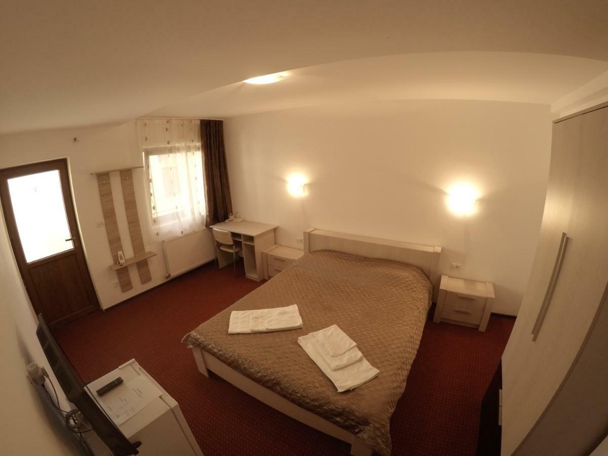 Casa Tiky Hotel Timisoara Luaran gambar