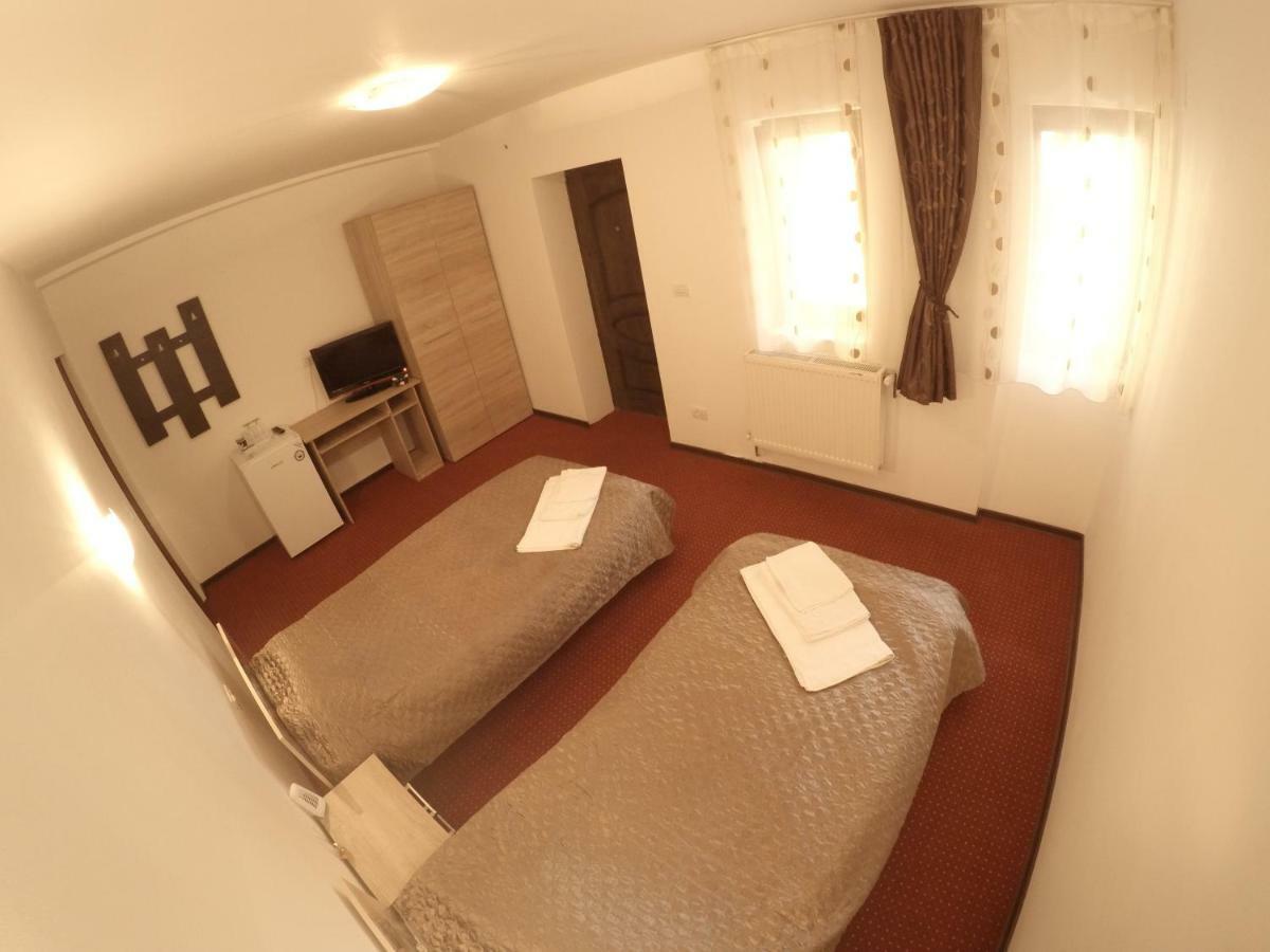 Casa Tiky Hotel Timisoara Luaran gambar
