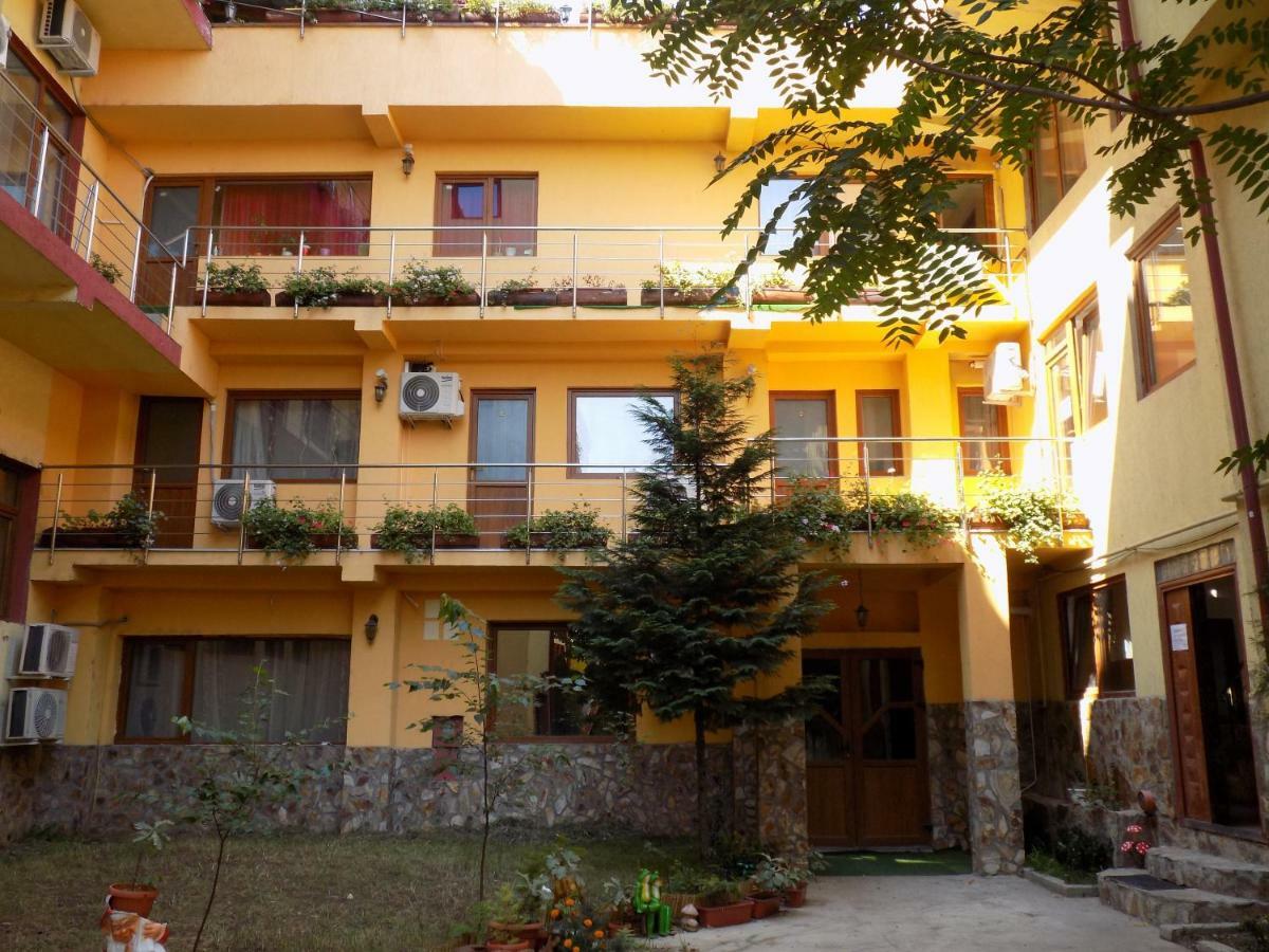 Casa Tiky Hotel Timisoara Luaran gambar