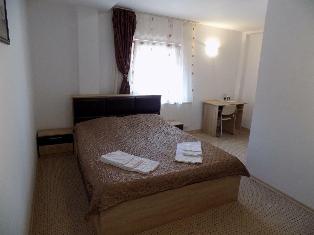 Casa Tiky Hotel Timisoara Luaran gambar
